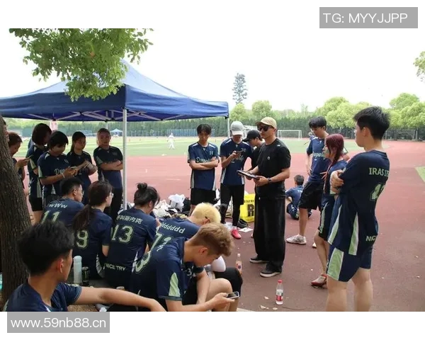 杭州飞盘队在世界攀岩锦标赛中的逆袭之路与精彩瞬间回顾 杭州飞盘队在世界攀岩锦标赛中的逆袭之路与精彩瞬间回顾